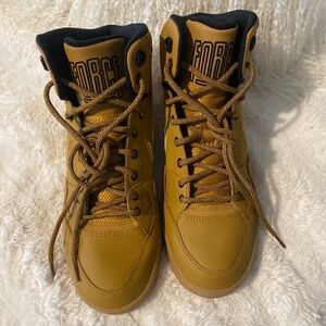 NIKE MENS “Son of Force” MID WINTER SIZE 10.5 basketball high top SHOES